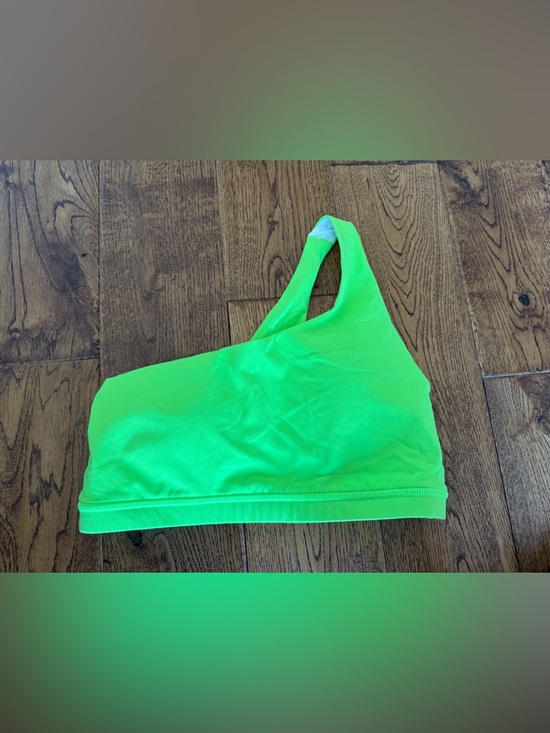 Fleo Other - FLEO one shoulder sports bra M perfect condition smoke pet free